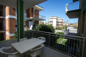 M027 - Marcelli, trilocale con terrazzo a 150 metri dal mare